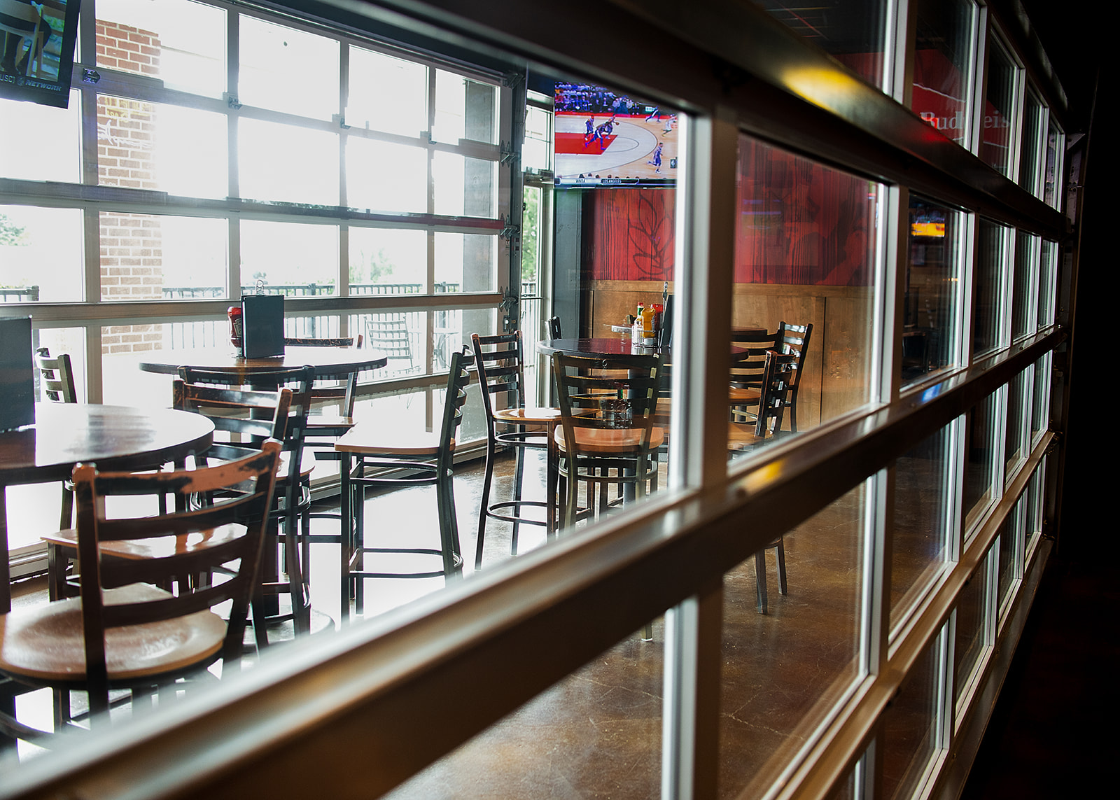 Johnny’s Tavern West